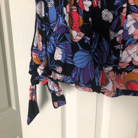 Free People Keepin’ On Floral Jersey Slouchy Top‎ XS Twisted Front Tie Sleeves - Picture 8 of 9